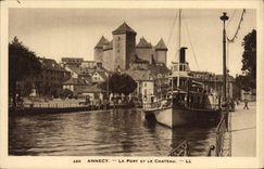 CPA Annecy Le Port Et Le Chateau Bateau