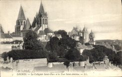 CPA Loches La Collegiale Saint Ours et la Tour Saint Antoine