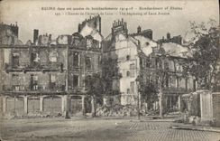 CPA Reims Dans Ses Annees De Bombardements L'entree de l'avenue de Laon Militaria 