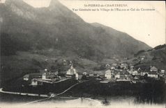CPA St Pierre de Chartreuse Vue Generale Sur le Village de L'Eglise et Col du Cucheron