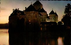 CPM Lac Leman Le Chateau de Chillon illumine