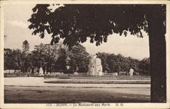CPA Dijon Le Moument aux Morts Militaria