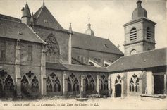 CPA Saint Die La Cathedrale La Tour du Cloitre