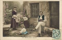 VINTAGE POSTCARD Fantaisie Woman a rest well gains