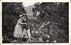 CPA Fantaisie Femme Dans ces grands bois solitaires