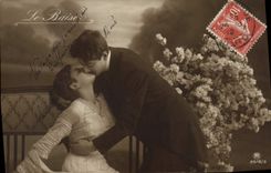 VINTAGE POSTCARD Fantasy Woman the kiss