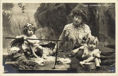 CPA Fantaisie Femme Enfants Les premiers jeux 