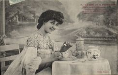 CPA Fantaisie Femme Le cafe de la parisienne 
