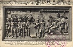 CPA Boulogne Sur Mer La Colonne de la grande armee Bas relief Est Presentation du plan de la colonne a Napoleon 1er
