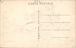 CPA Saint Germain en Laye Vue Interieure de la cour du chateau