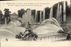 CPA Versailles Le Parc Bassin De Neplune Un Jour De Grandes Eaux