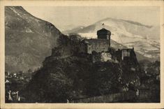 VINTAGE POSTCARD Heavy Strong Castle and mountains
