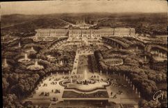 CPA Versailles Et Ses Merveilles Vue Generale Sur Le Parc Et Le Chateau