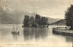 CPA Annecy L'Ile Du Cygne Et La Tournette