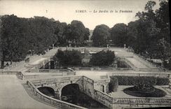 CPA Nimes Le Jardin De La Fontaine