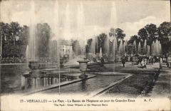 CPA Versailles Le Parc Le Bassin De Neptune Un Jour De Grandes Eaux