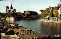 CPM Paris Notre Dame Peniches Sur La Seine