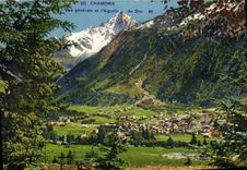 CPA Chamonix Vue Generale et l'Aiguille du Dru