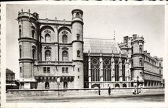 CPM St Germain en Laye Le Chateau Facade Sud Ouest La chapelle