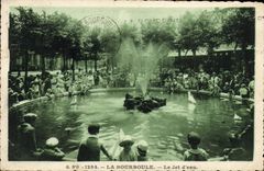 CPA La Bourboule Le Jet d'Eau