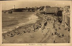 VINTAGE POSTCARD Biarritz the Beach
