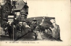 VINTAGE POSTCARD Treport the Staircase Of Cliffs