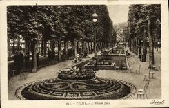VINTAGE POSTCARD Vichy the Old Park