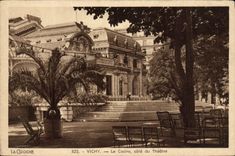 CPA Vichy Le Casino Cote du theatre