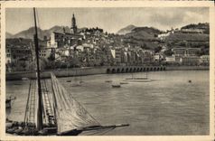 CPA Menton La Vieille Ville Bateau
