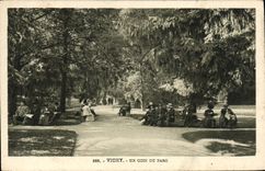 CPA Vichy Un Coin Du Parc