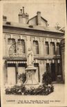 CPA Lisieux Cour De La Chapelle Du Carmel Avec Statue de Ste Therese de l'Enfant Jesus 