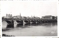 CPM Saumur La Loire e le chateau fort
