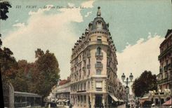 CPA Vichy La Place Victor Hugo