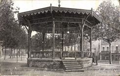 VINTAGE POSTCARD Trawl-net on the Saone Kiosk of music