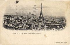 CPA Paris La Tour Eiffel Vue Prise du Trocadero