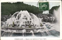 VINTAGE POSTCARD Palate of Versailles Basin of Latone and Green Tapis