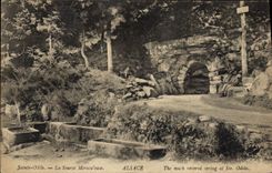 VINTAGE POSTCARD Holy Olile the Miracuieuse Source