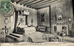 CPA La Rochefoucauld Chambre a coucher de la duchesse Anciens appartements Marguerite de Valois