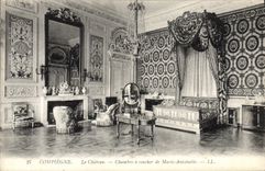 CPA Compiegne Le Chateau Chambre a coucher de Marie Antoinette