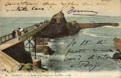 CPA Biarritz Le Rocher de la Vierge et la Passerelle