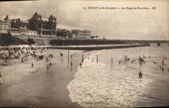 VINTAGE POSTCARD Royan the Beach De Foncillon