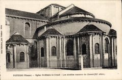 CPA Poitiers Eglise St Hilaire Le Grand Les Absides romanes du chevet