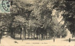 POSTAL Nevers de la VENDIMIA el parque