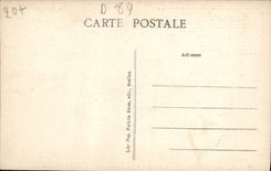 CPA Vezelay Fenetre de la facade ancienne de la basilique de la Madeleine