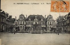 CPA Poitiers La Prefecture