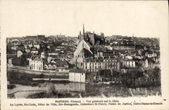 CPA Poitiers Vue Generale Sur Le Clain Le lycee Ste Croix Hotel de ville Ste Radegonde Cathedrale St Pierre 