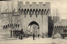 La POSTAL Avignon de la VENDIMIA lleva Saint Michel