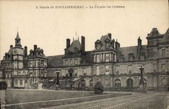VINTAGE POSTCARD Palate De Fontainebleau the Frontage Of the Castle