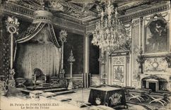 VINTAGE POSTCARD Palate De Fontainebleau the Throne room