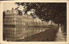 CPA Palais de Fontainebleau Le palais et l'etang 